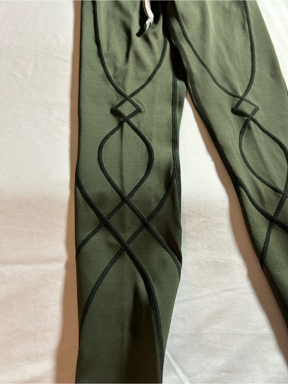CW-X Compression Capri Leggings Olive Green Size XS - Picture 3 of 8